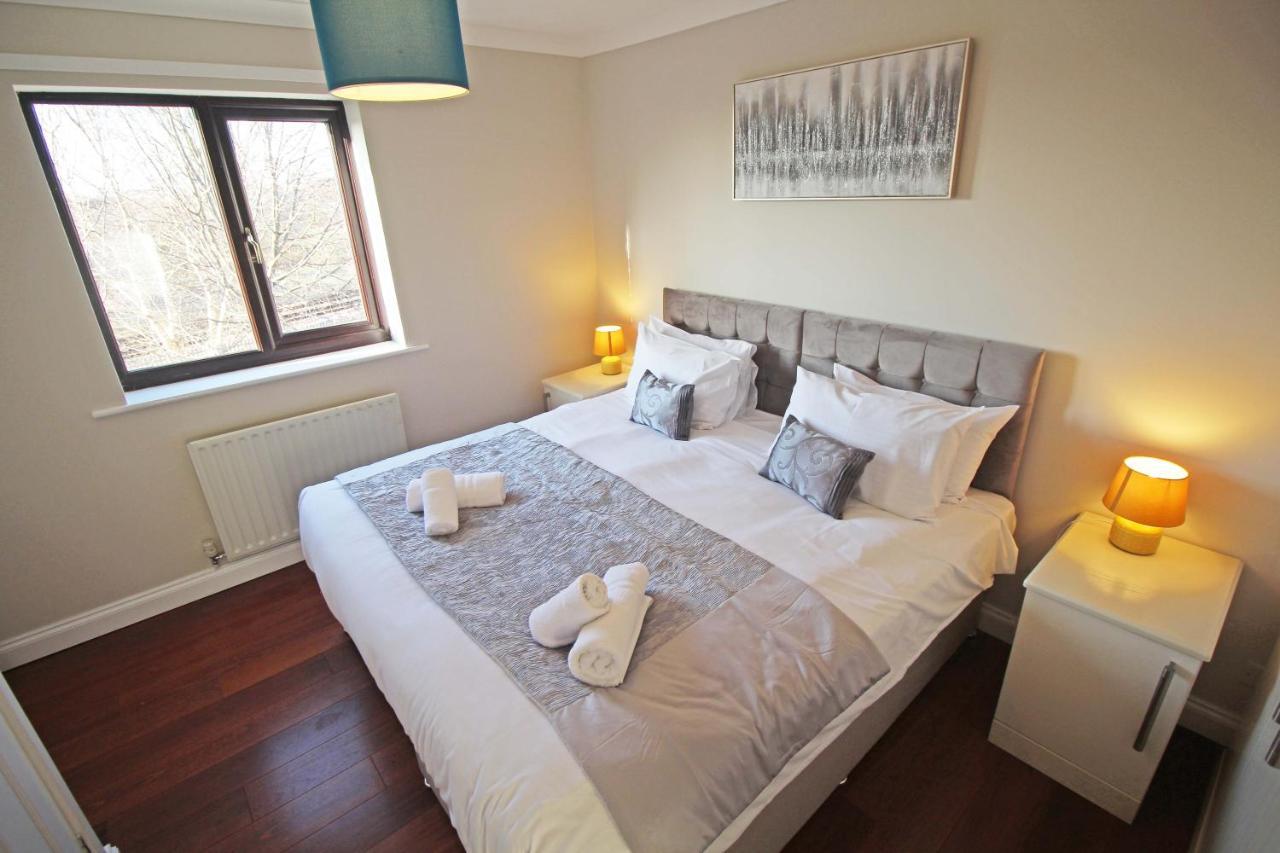 The Barwoods - Modern Spacious Home In Chester - Parking Exteriör bild